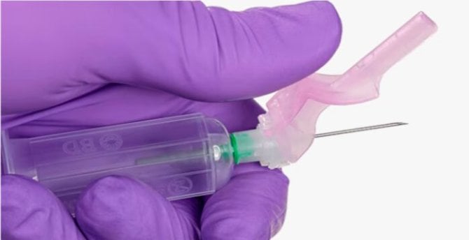 Vacutainer Eclipse Sicherheitskanüle mit Halter grün [21G, 0,8 x 32 mm] [100 Stück]